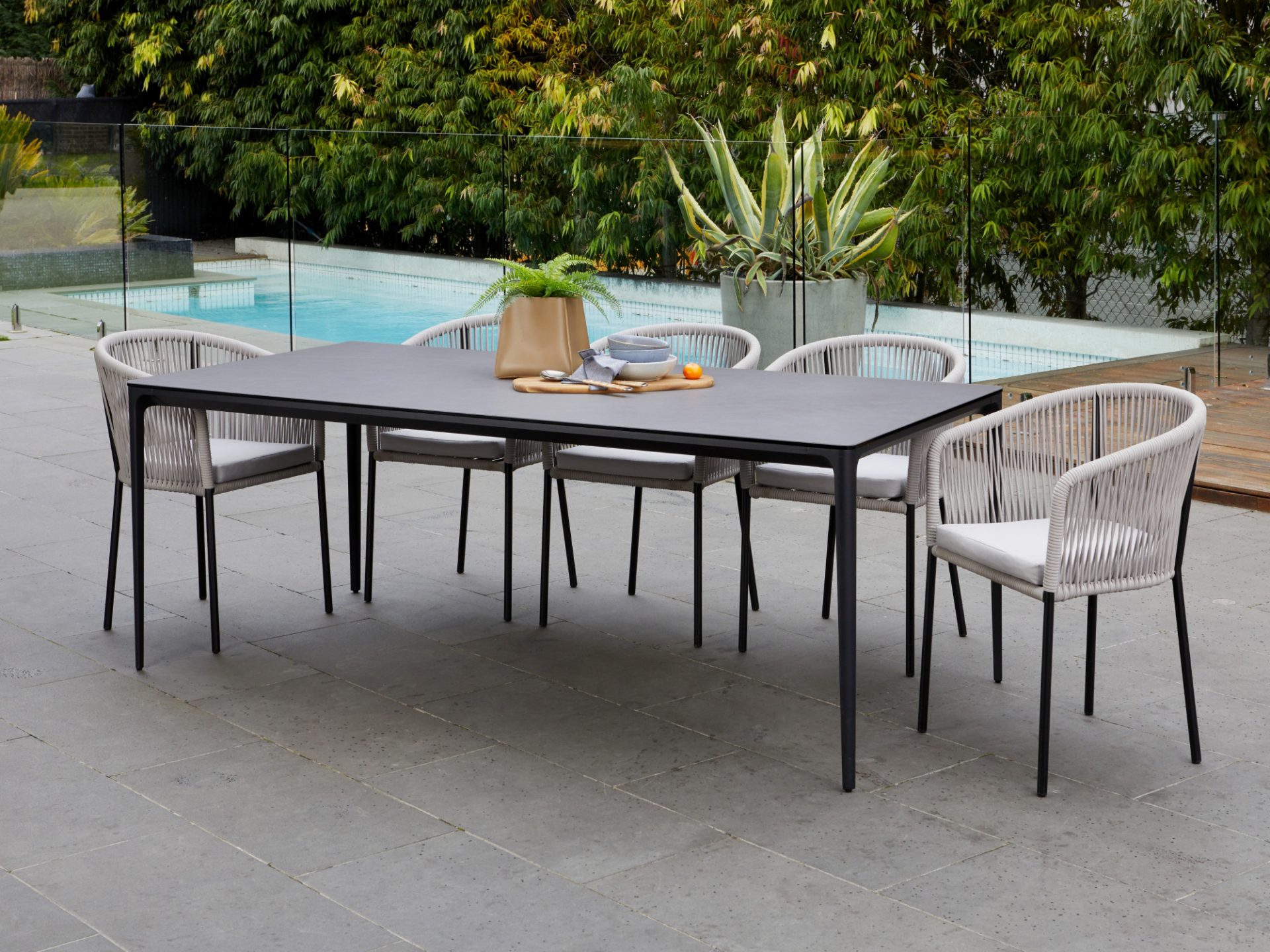 6669e7f230de6_6669e7b42355c_MGN02L-TBL-+-SK02-(1)-zoom